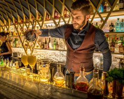 Quanto viene pagato un barman a Londra